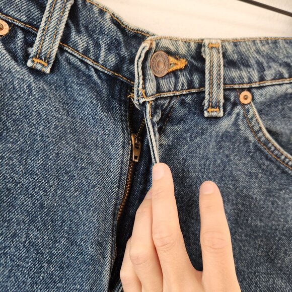 VTG Levi's Jean Shorts Orange Tab Denim Slim Fit High Rise Women's 26 (VTG 9) - Picture 3 of 8